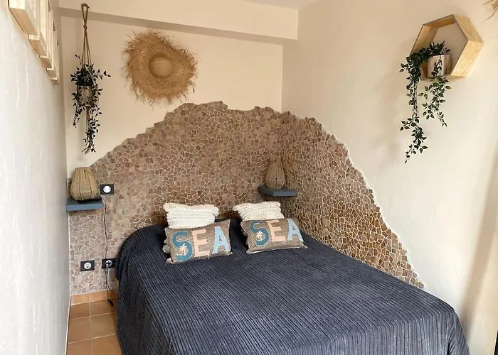 Coquet 2 Pieces Au Centre De Collioure